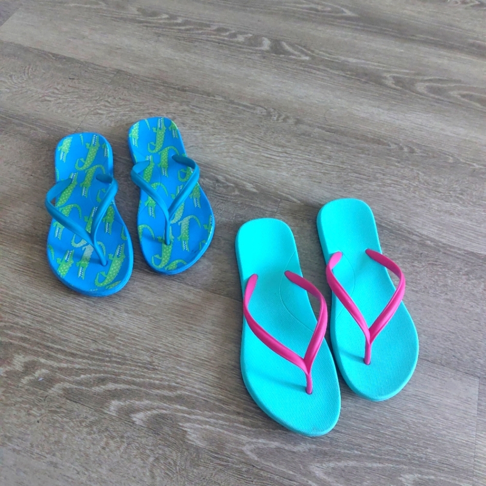 Blue and Teal Flip Flops Set Of Two Size:6/7